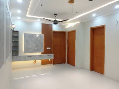 10 Marla Double Unit House For Sale - 5 Beds