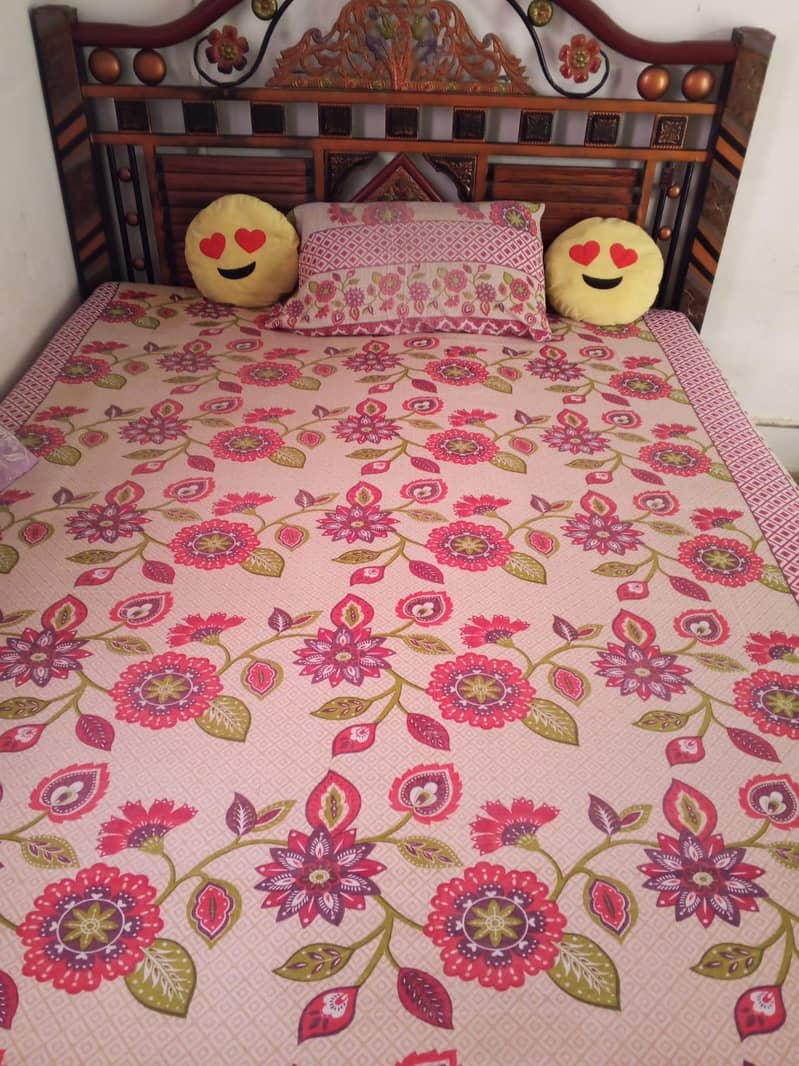 Double bed 0