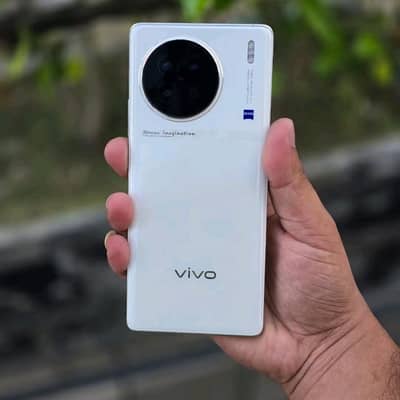 Vivo X90s