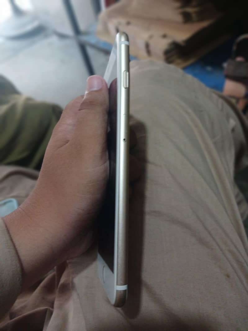 Apple iPhone 6S Plus 2