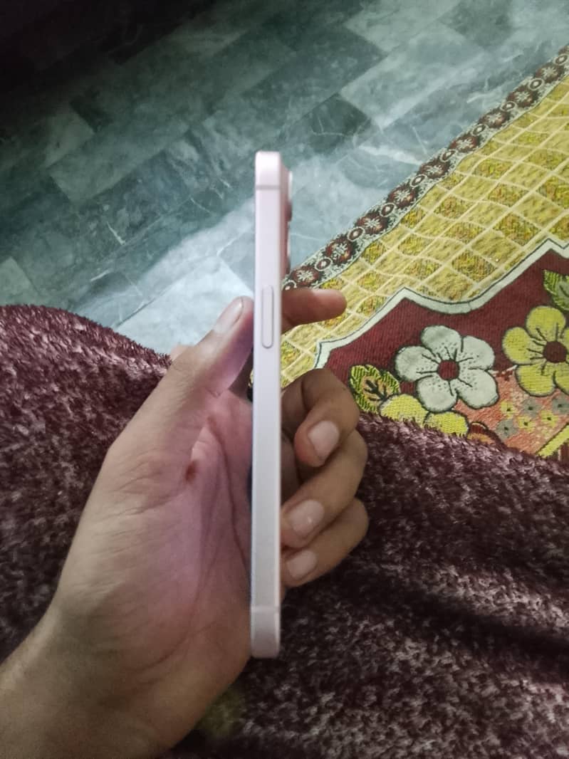Apple iPhone 15 3
