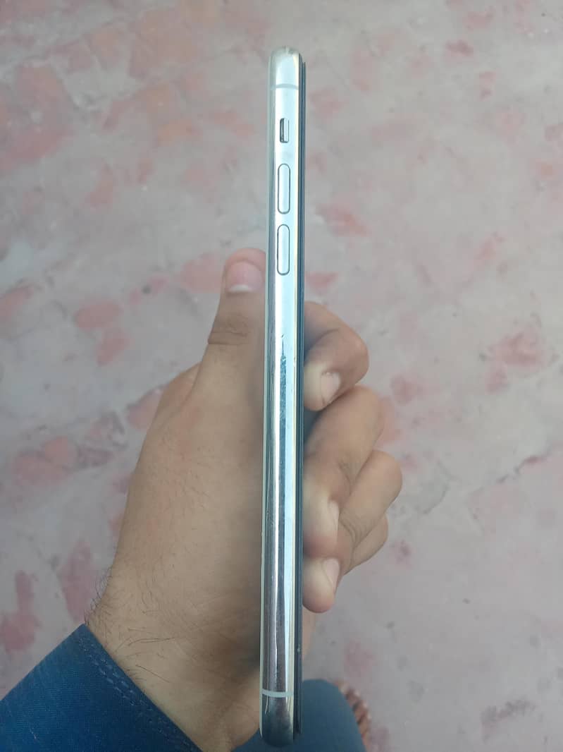Apple iPhone 11 Pro Max 3