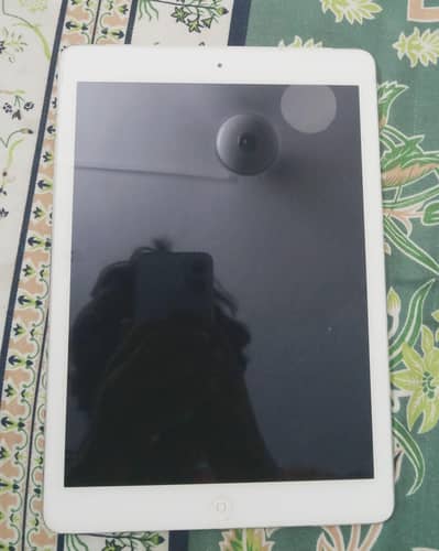 *iPad Air 2 For Sale - Smooth Working - Battery Good*