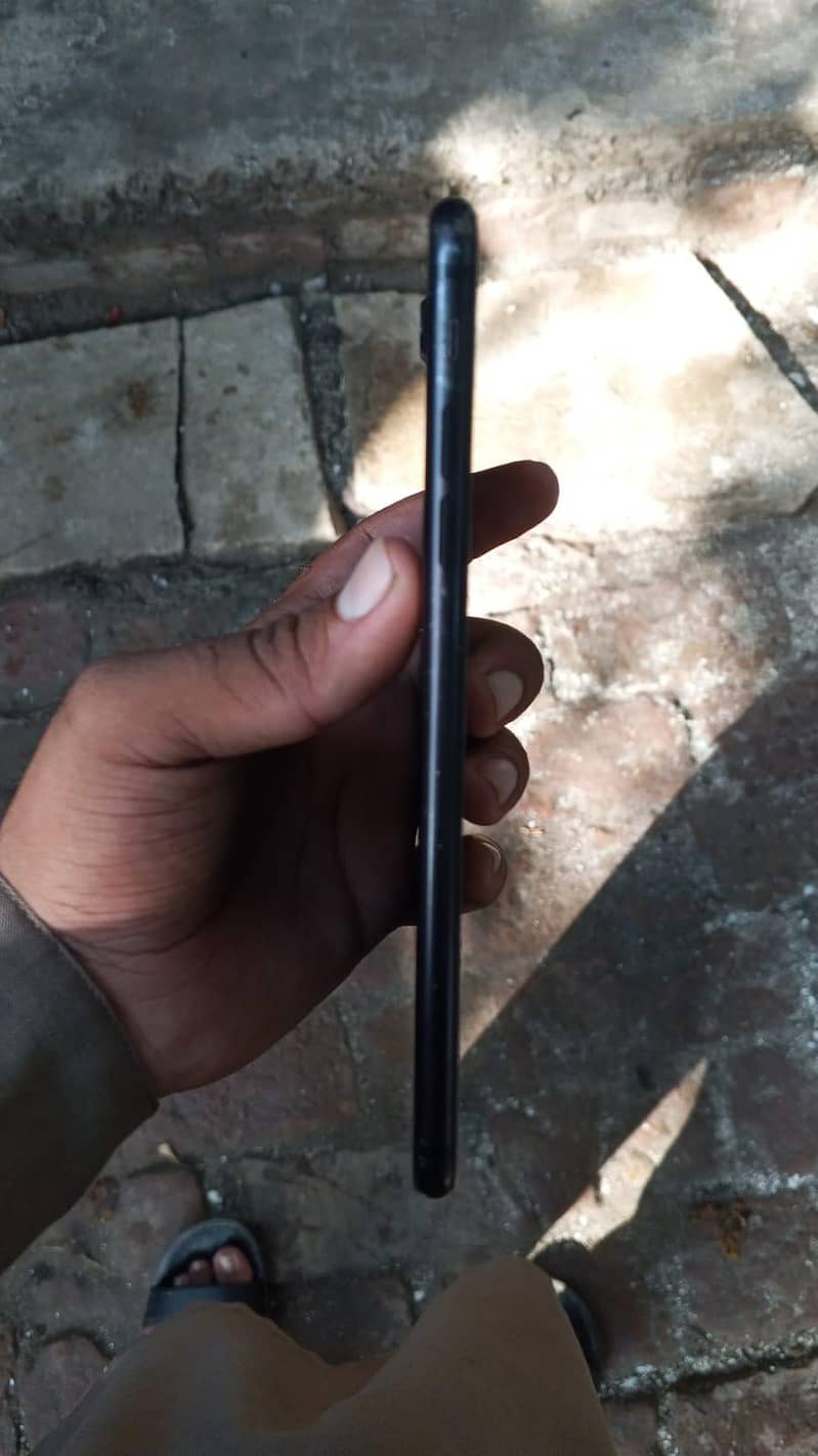 Apple iPhone 7 Plus 2