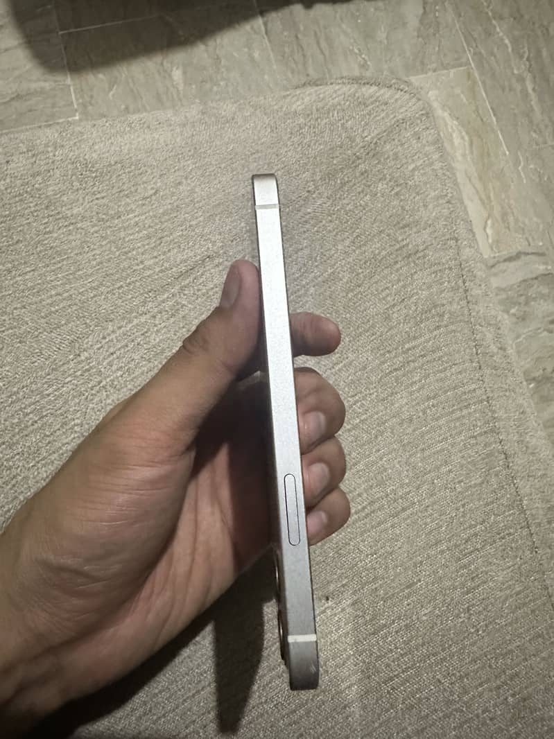 Apple iPhone 12 2