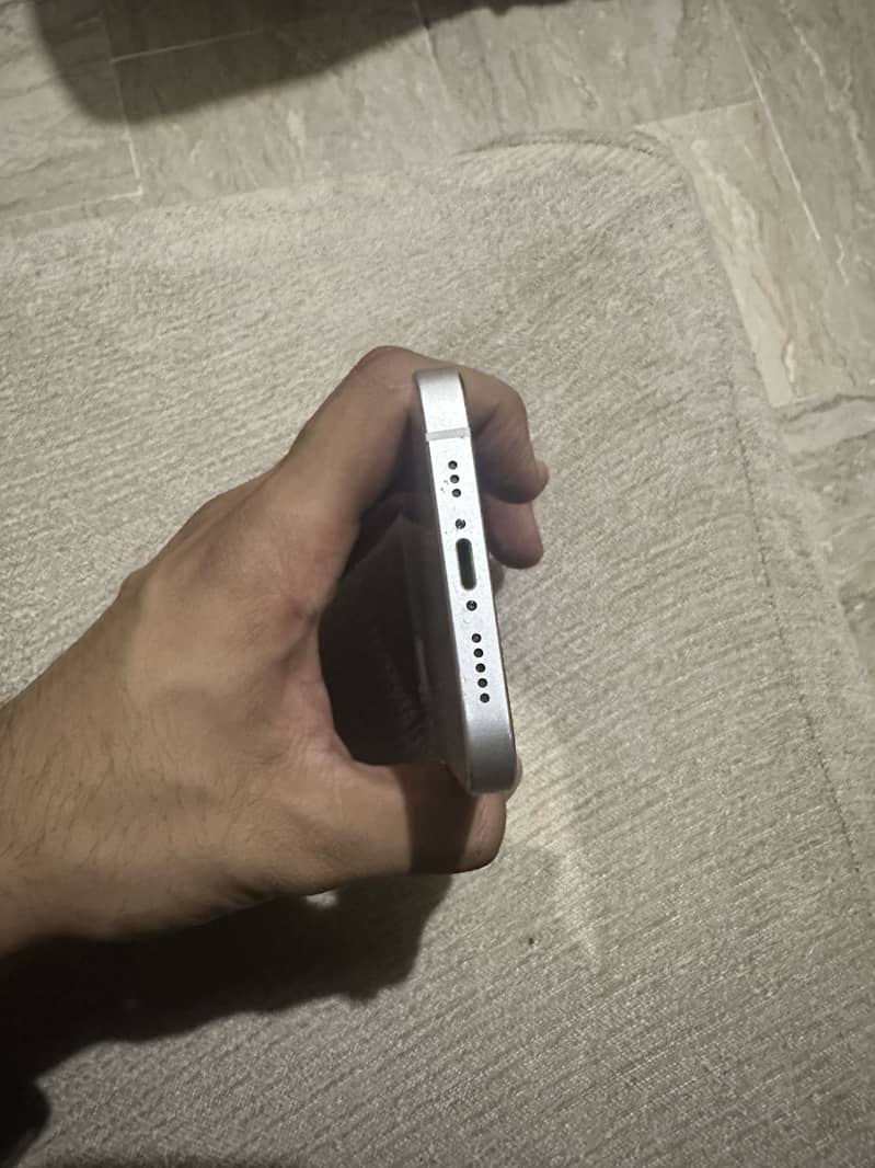 Apple iPhone 12 3