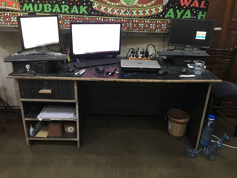 Computer Table 0