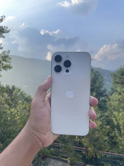 Apple iPhone 16 Pro Max