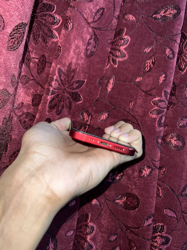 Apple iPhone 13 1