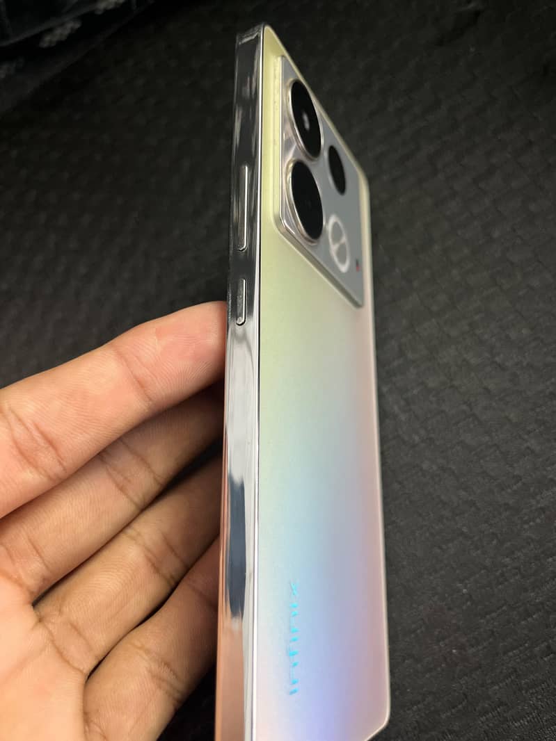 Infinix Note 40 7