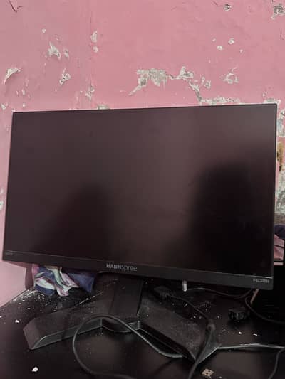 2 Monitors 20 inch