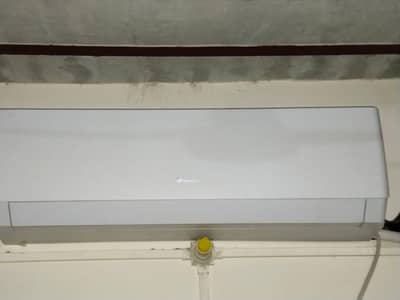 Gree 2.0 Ton Inverter Split AC – GS-24PITH1W (Heat & Cool)