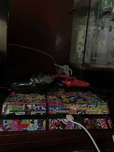 Ps4 1TB with 2 controllers