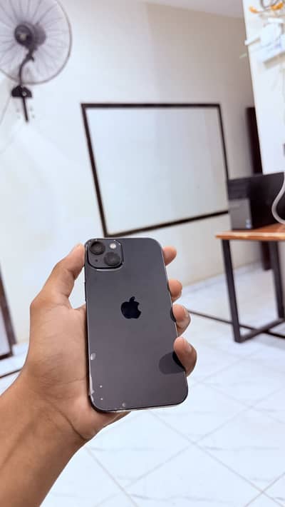 Apple iPhone 13