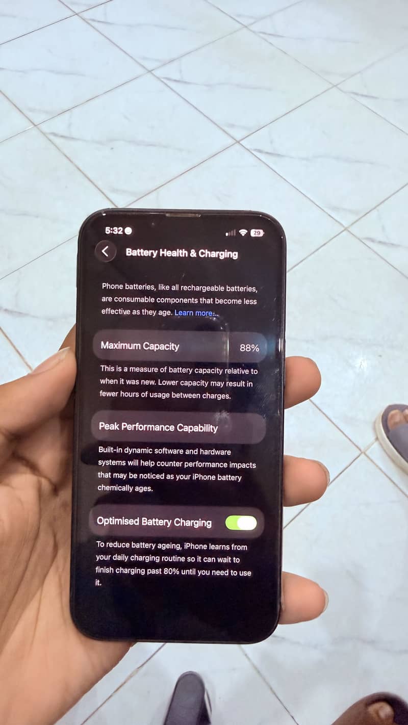 Apple iPhone 13 4