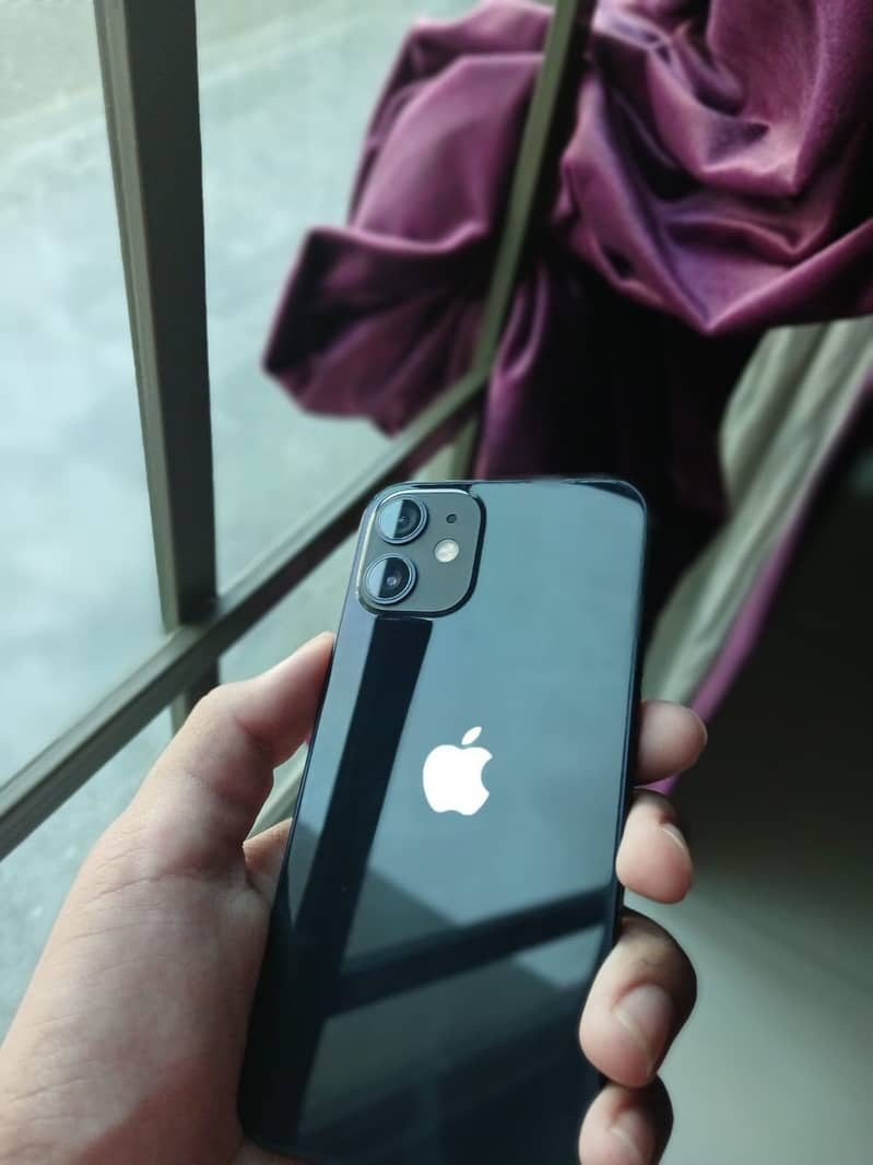 Apple iPhone 12 mini 4
