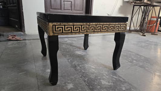 very good condition coffee table