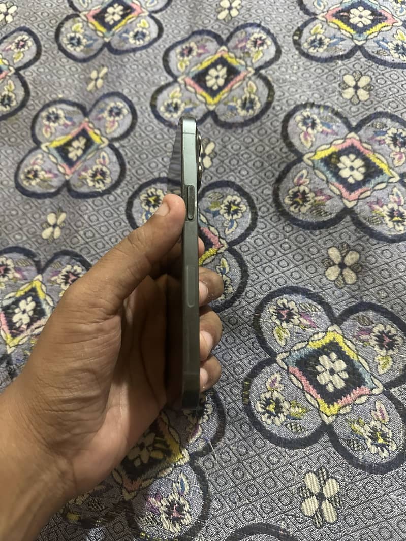 Apple iPhone 13 Pro 1