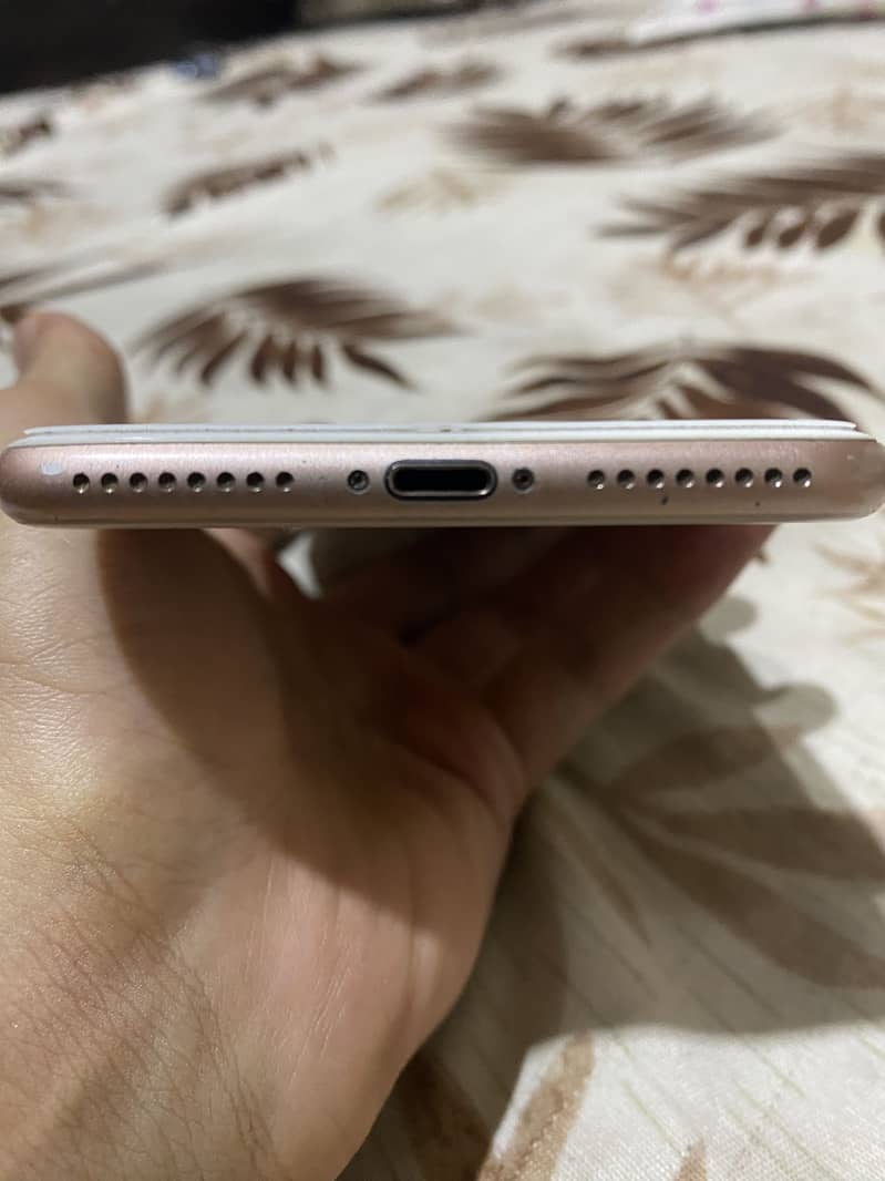 Apple iPhone 8 Plus 4
