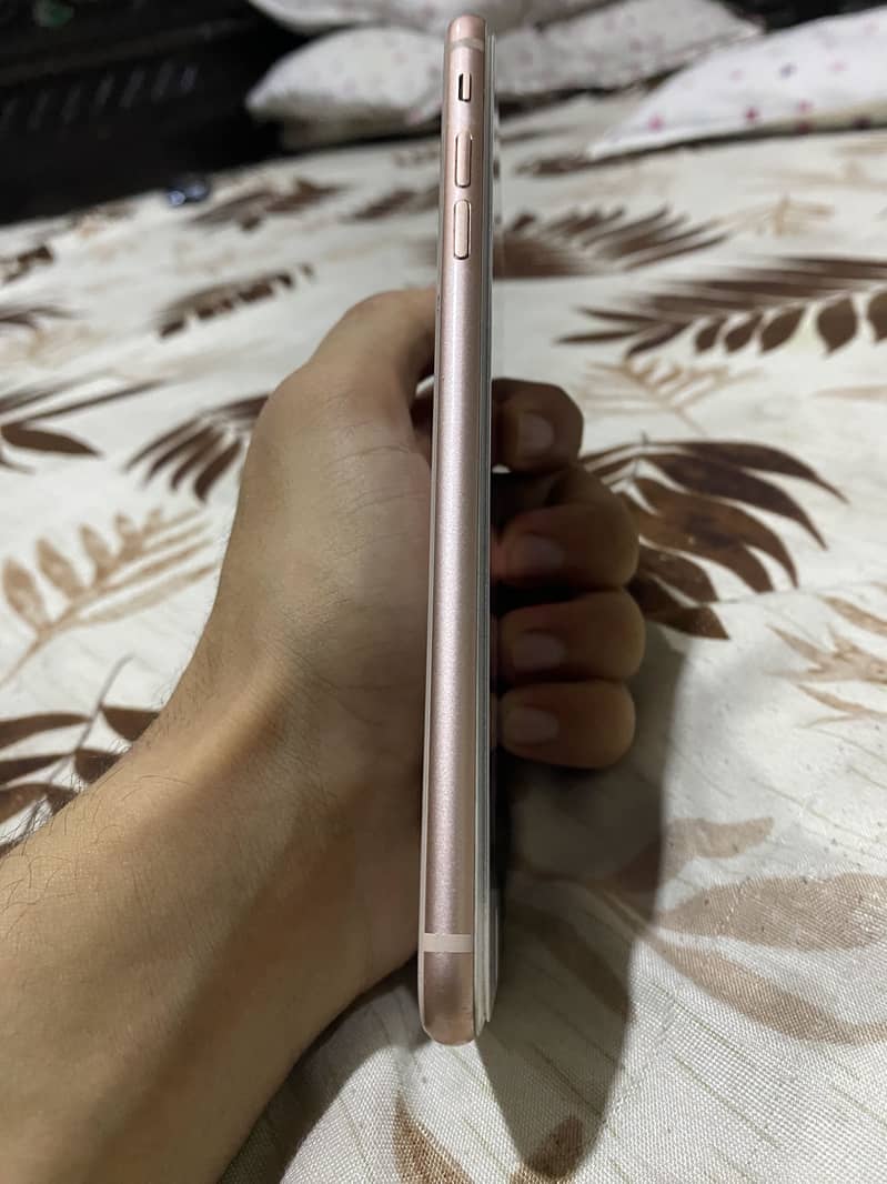 Apple iPhone 8 Plus 5