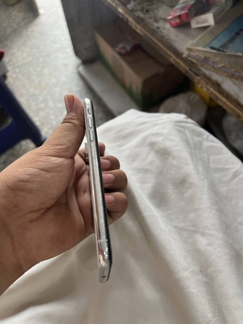 Apple iPhone X 2