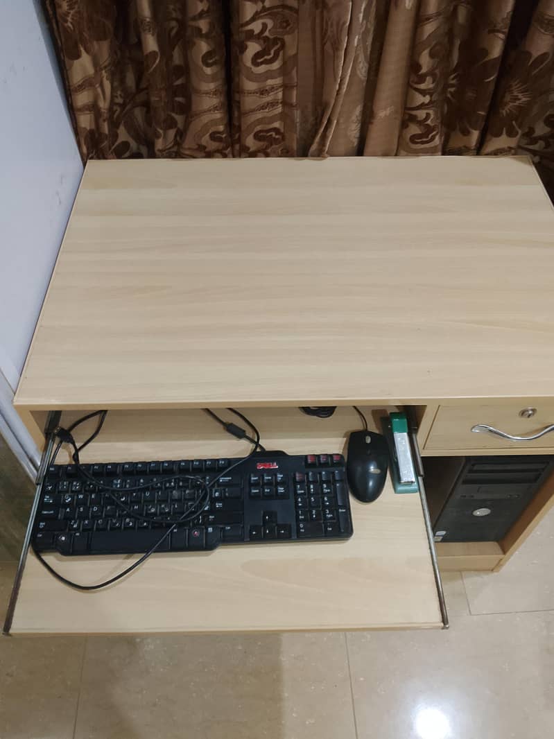 computer table 1