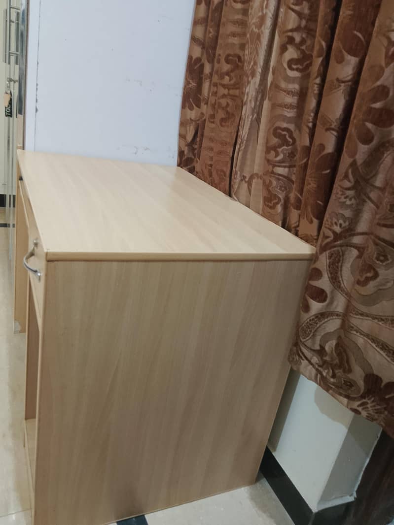 computer table 3