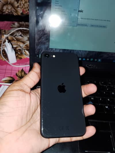 Apple iPhone SE 64Gb 9/10 condition Mdm 82% health Best Camera result