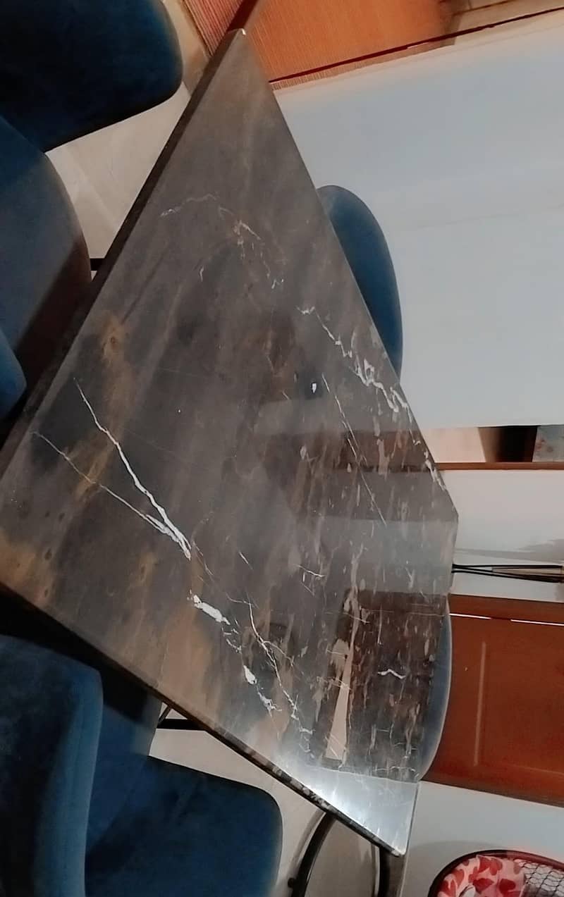 Dining Table with 4 chairs 0