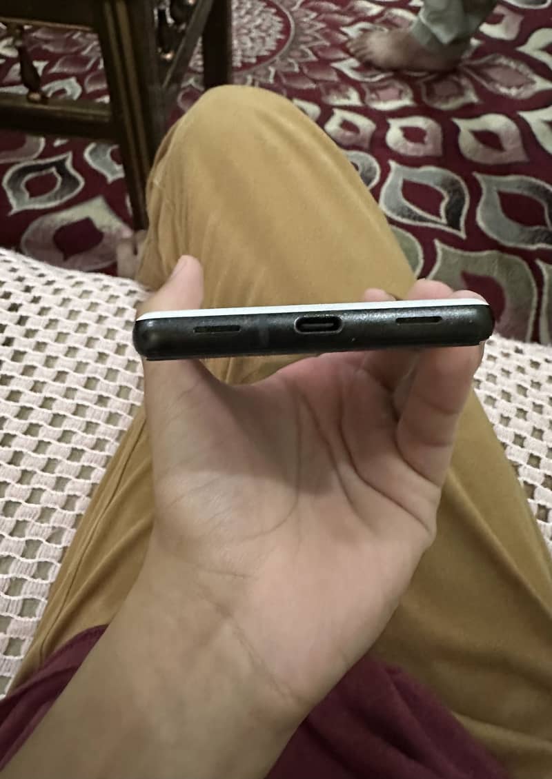 Google Pixel 6a 4