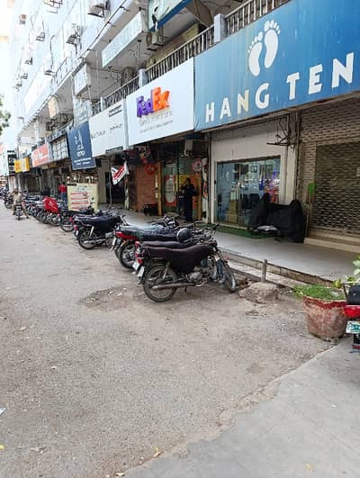 CORNER SHOP AVAILABLE FOR RENT ON MAIN ROAD