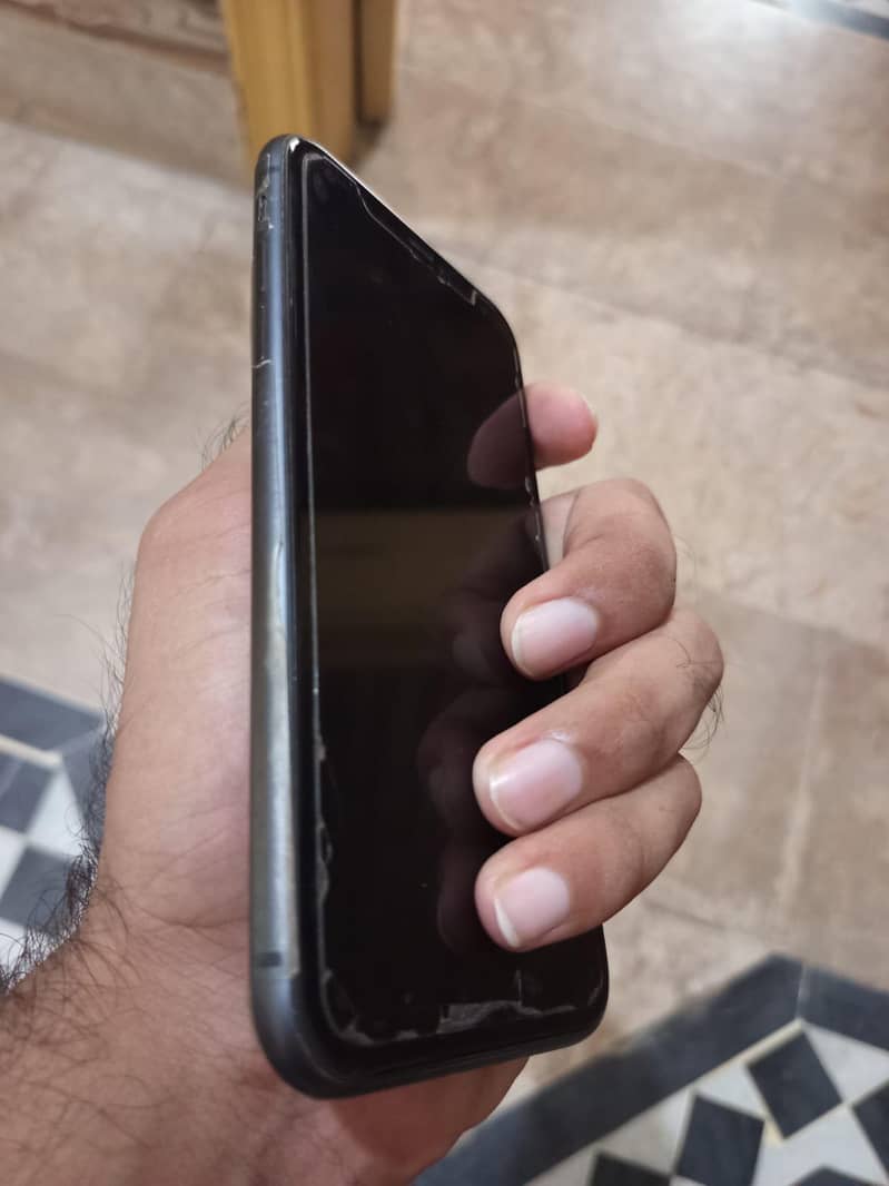 Apple iPhone 11 2