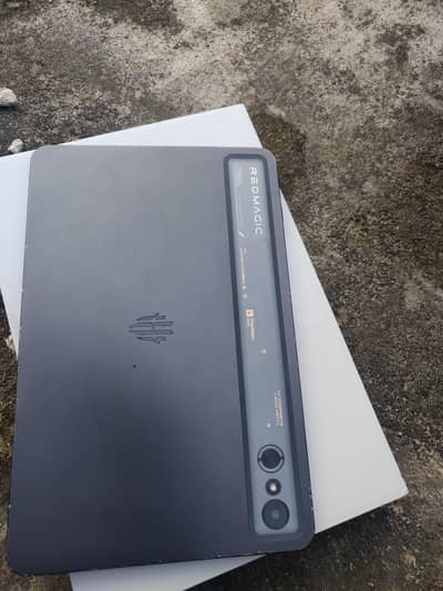 Redmagic Astra Tab 12+12gb ram 256gb storage Italian model