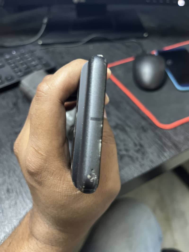 Google Pixel 8 4