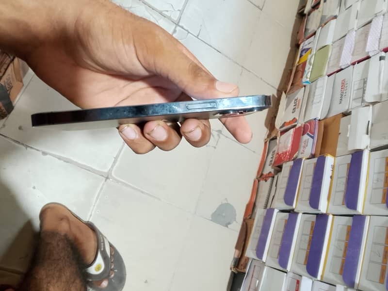 Apple iPhone 12 Pro 3