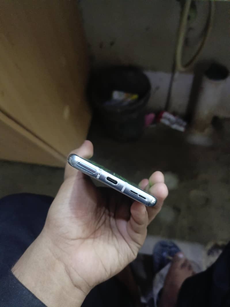 One Plus 9 Pro 6