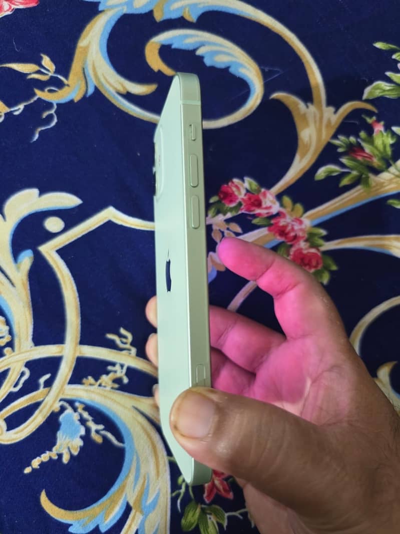 Apple iPhone 12 3