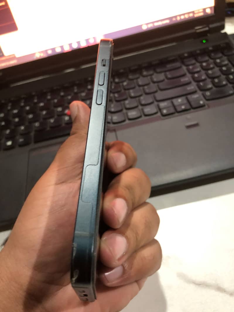 Apple iPhone 14 4