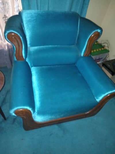 very good condition  7 seater sofa