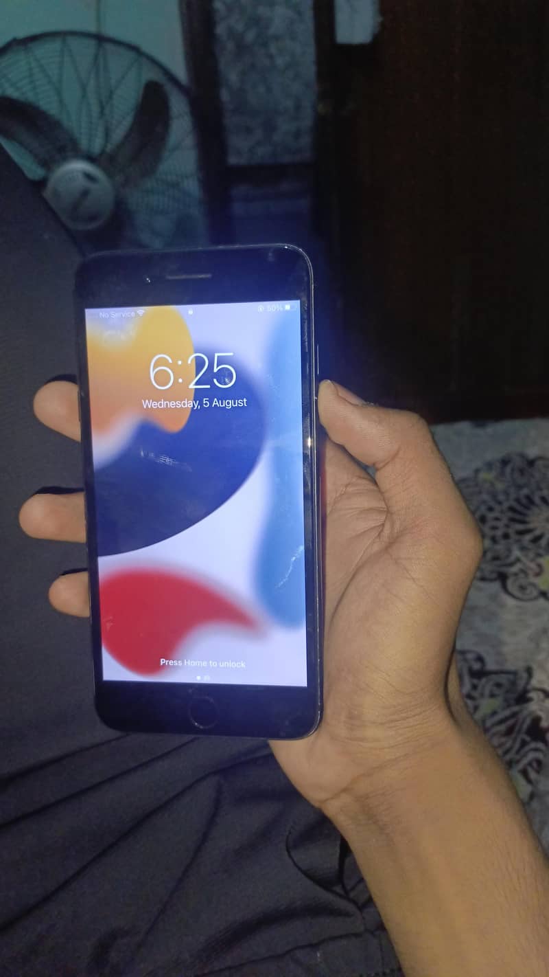 Apple iPhone 7 Plus 2