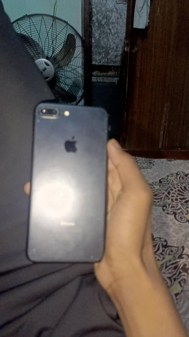 Apple iPhone 7 Plus 3