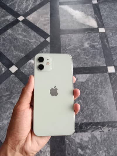 Apple iPhone 12