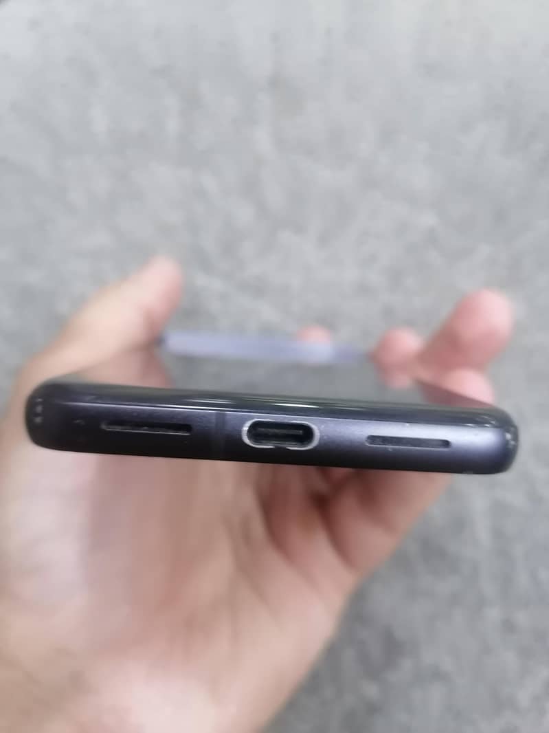 Google Pixel 8 4