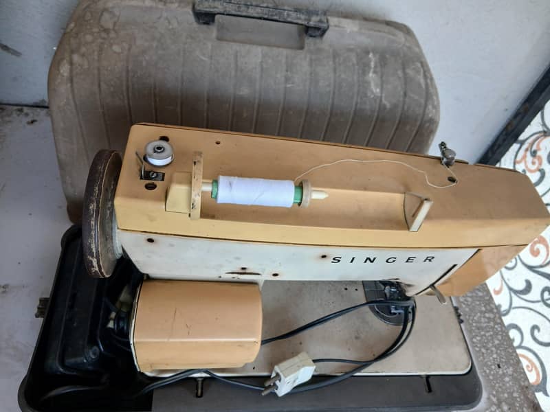 Singer 1