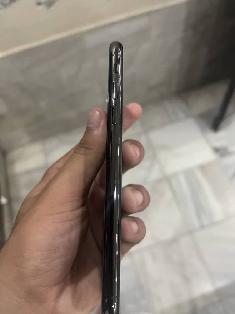Apple iPhone X 2