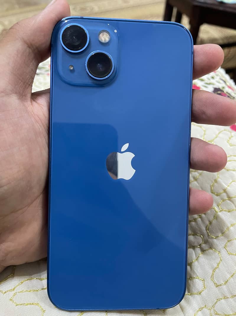 Apple iPhone 13 4