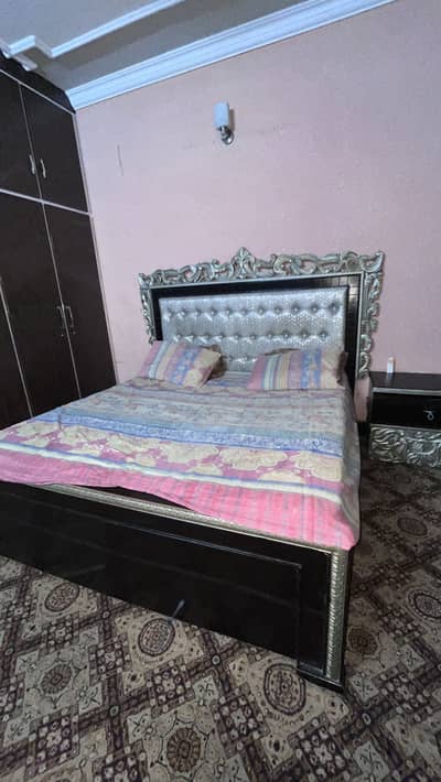Bed and full bedset