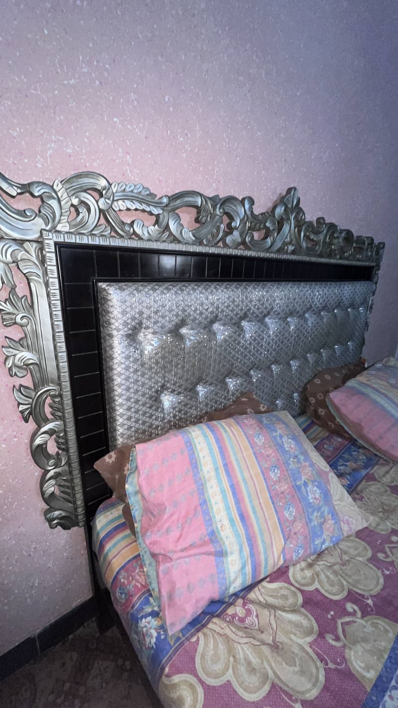 Bed and full bedset 1