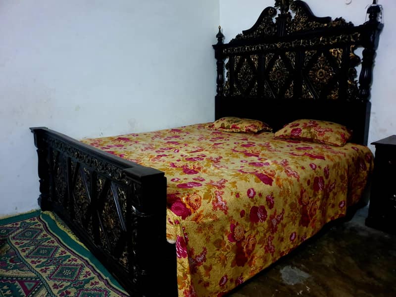 double bed king size with dressing table 0