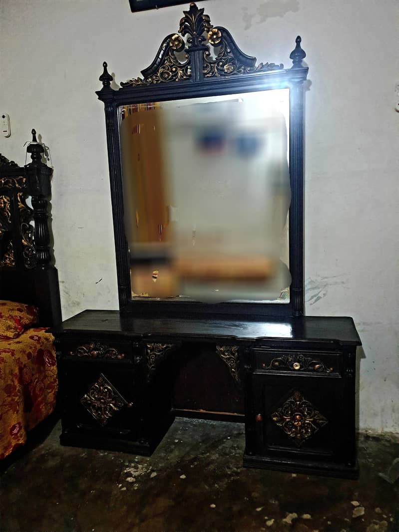 double bed king size with dressing table 3